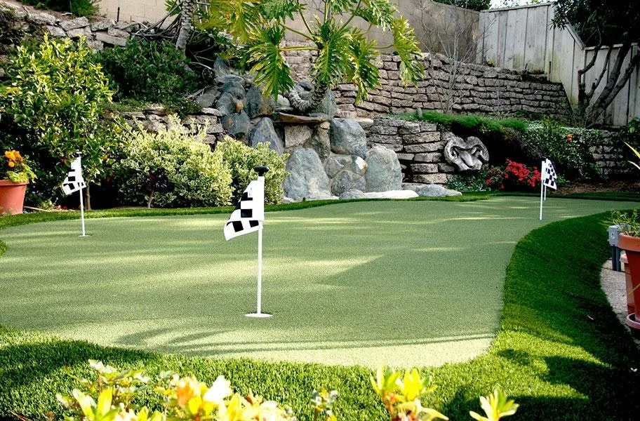Flooring Inc. Putting Green Guide: Putting Green Mats